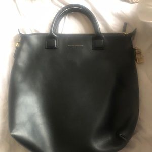 Want Les Essentiel black small tote , black leather